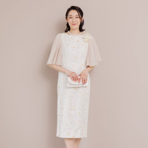 低身長　結婚式のお母様の装い